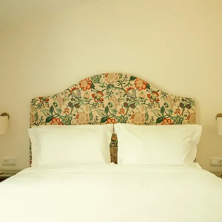 Solar Alvura Boutique